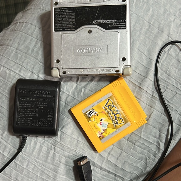 Gameboy - Picture 3 of 3